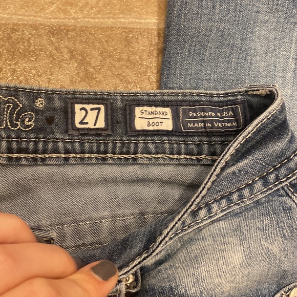 Miss me. No damage. Size 27. Good stretch. - Picture 4 of 5